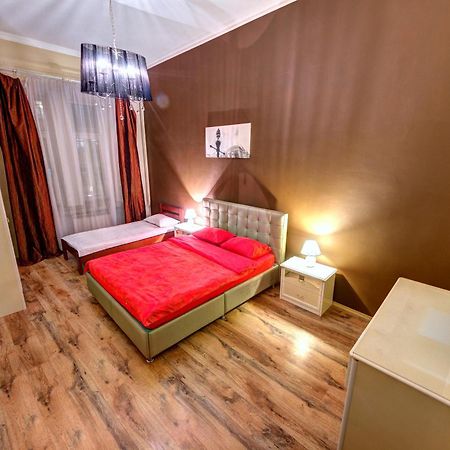 Apartment Saksahanskoho St, 78А キエフ エクステリア 写真